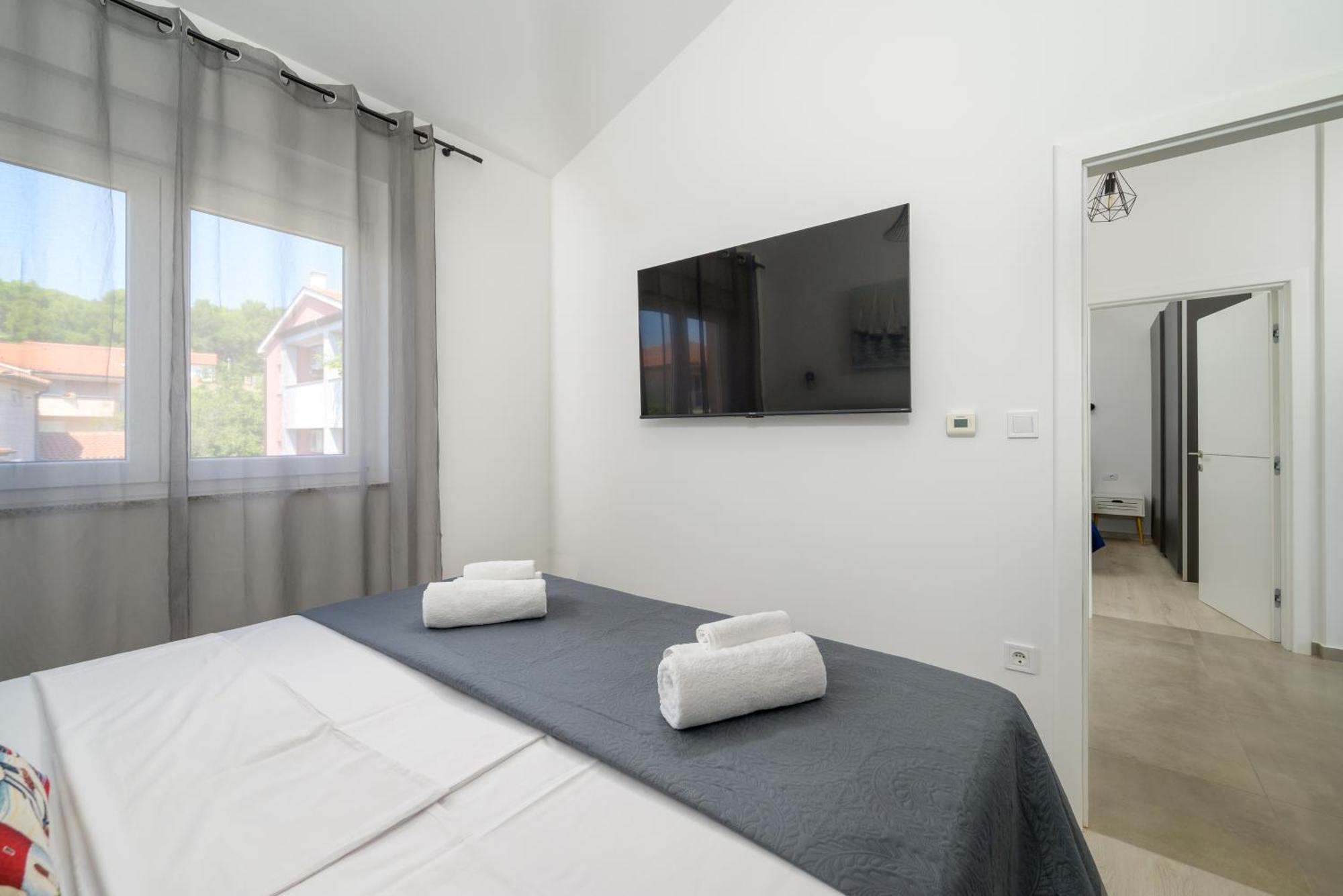 J&j New Real Estate 2024 - Free Private Parking Appartamento Pola