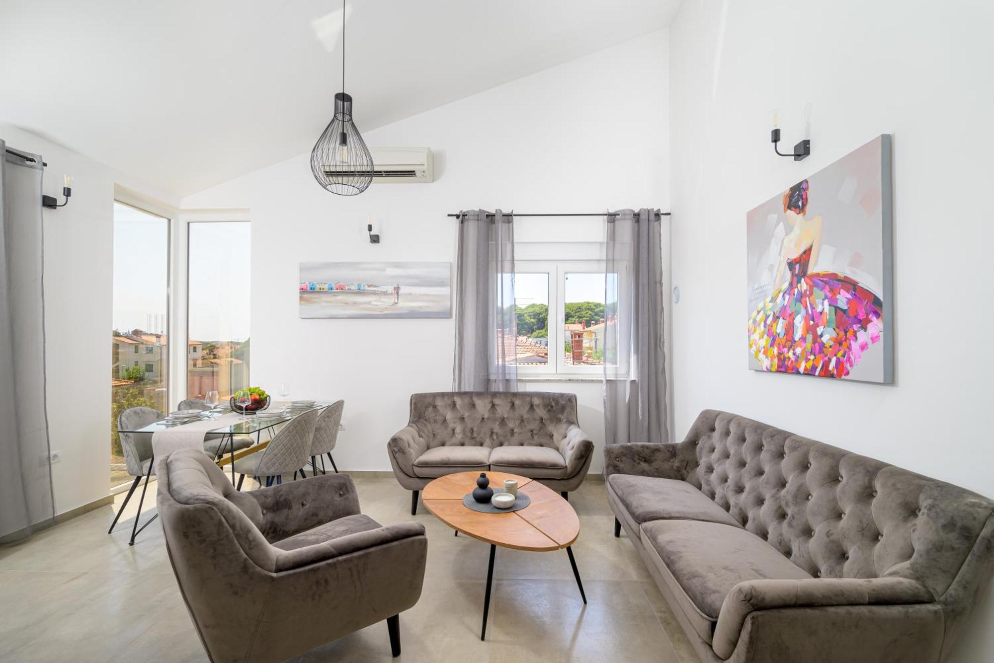 J&j New Real Estate 2024 - Free Private Parking Apartment Pula